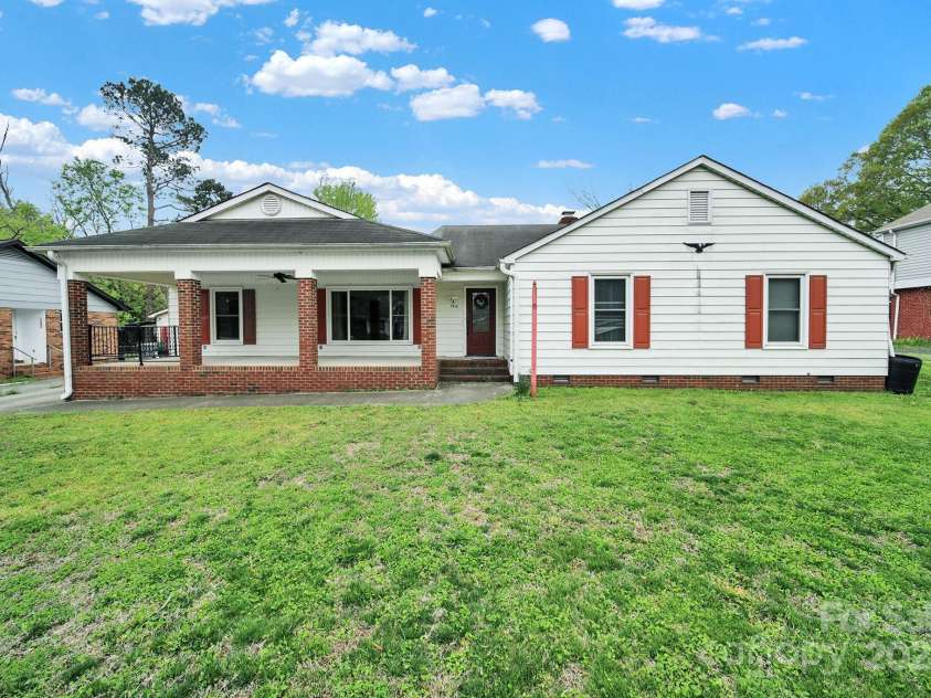 7410 Middlebury Place, Charlotte, NC 28212.  MLS# CAR4246123, YatesRealty ID 5281. 