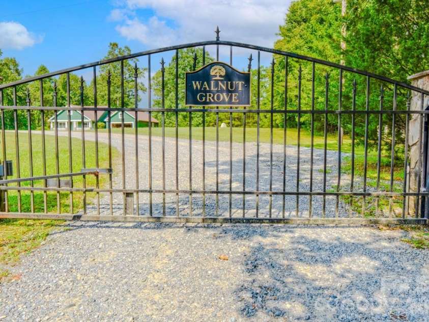 996 Overland Trail, Hays, NC 28635.  MLS# CAR4428055, YatesRealty ID 52810. 