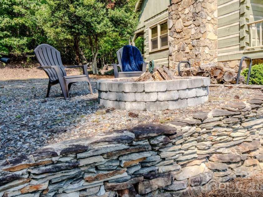 996 Overland Trail, Hays, NC 28635.  MLS# CAR4428055, YatesRealty ID 52810. 