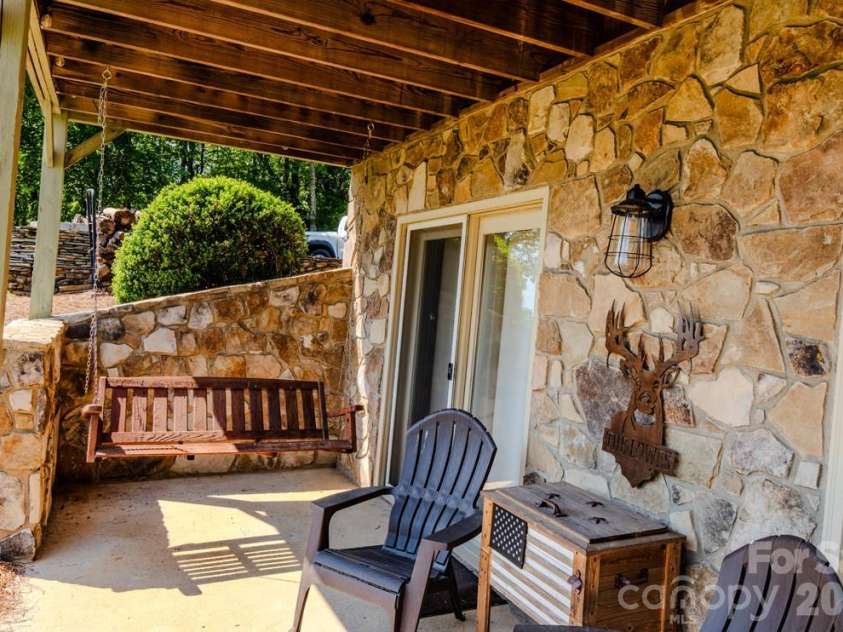 996 Overland Trail, Hays, NC 28635.  MLS# CAR4428055, YatesRealty ID 52810. 