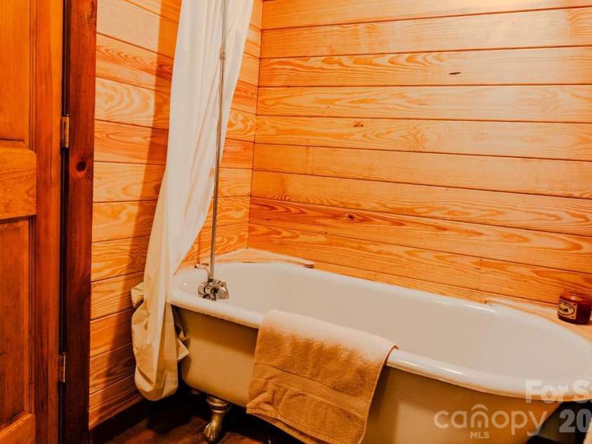 996 Overland Trail, Hays, NC 28635.  MLS# CAR4428055, YatesRealty ID 52810. 