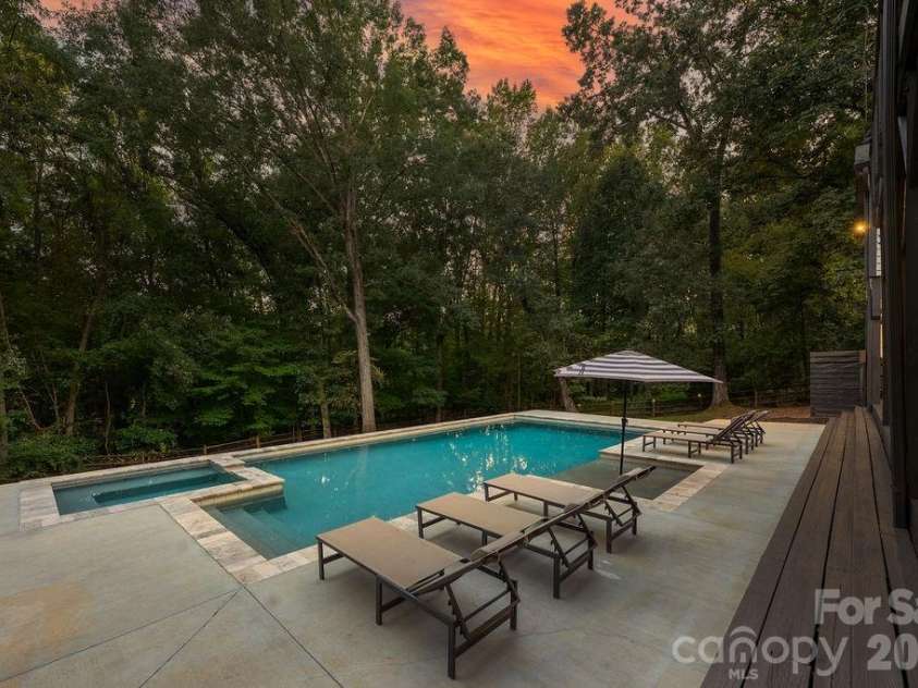 3525 Windbluff Drive, Charlotte, NC 28277.  MLS# CAR4428020, YatesRealty ID 52811. 