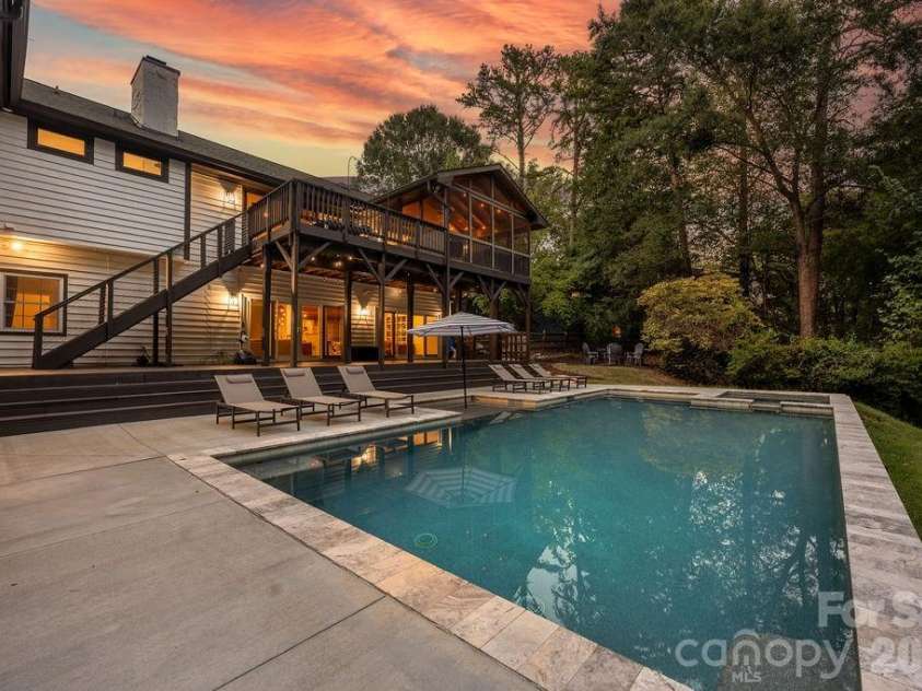 3525 Windbluff Drive, Charlotte, NC 28277.  MLS# CAR4428020, YatesRealty ID 52811. 