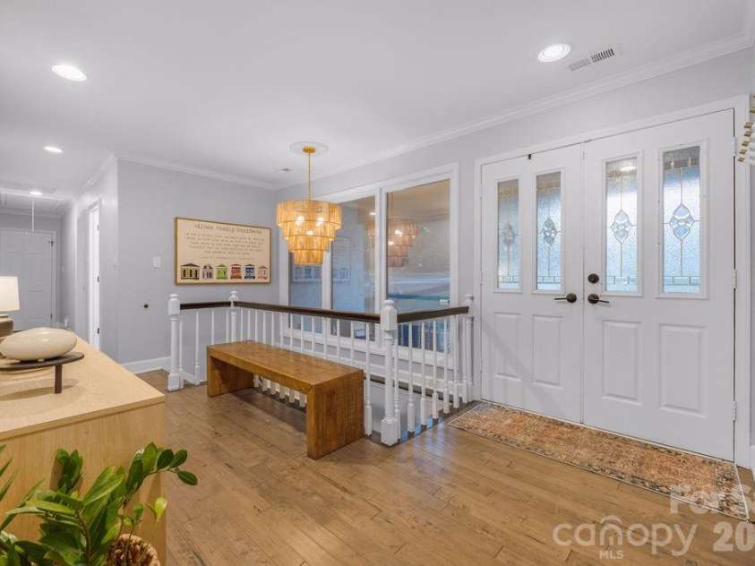 3525 Windbluff Drive, Charlotte, NC 28277.  MLS# CAR4428020, YatesRealty ID 52811. Foyer