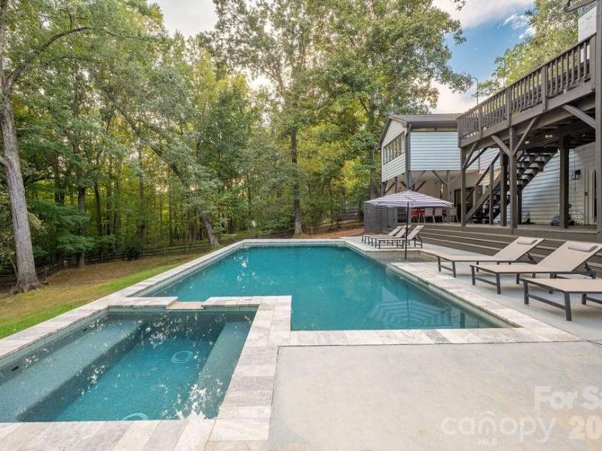 3525 Windbluff Drive, Charlotte, NC 28277.  MLS# CAR4428020, YatesRealty ID 52811. Pool