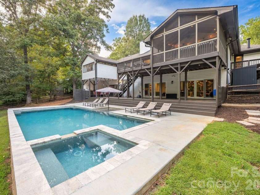 3525 Windbluff Drive, Charlotte, NC 28277.  MLS# CAR4428020, YatesRealty ID 52811. Pool