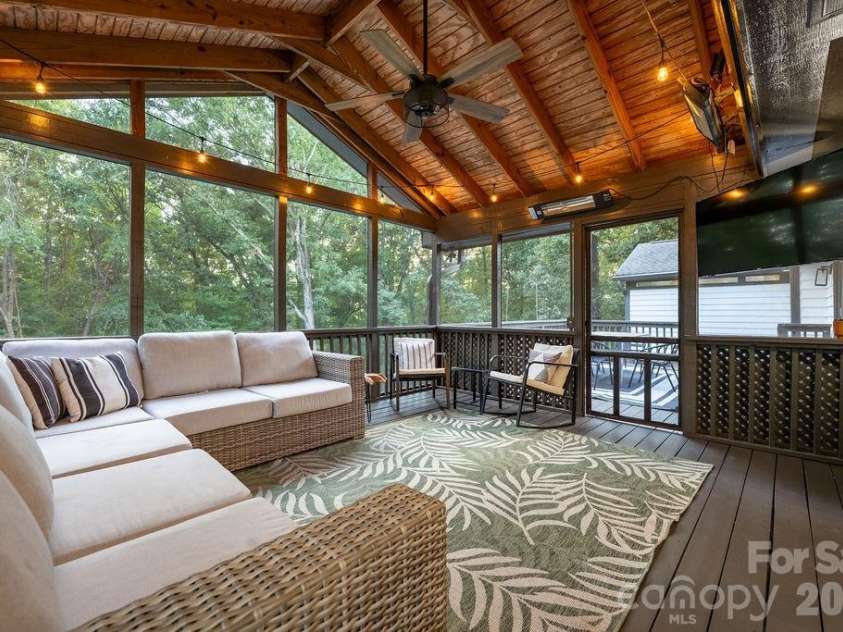 3525 Windbluff Drive, Charlotte, NC 28277.  MLS# CAR4428020, YatesRealty ID 52811. Screened Porch