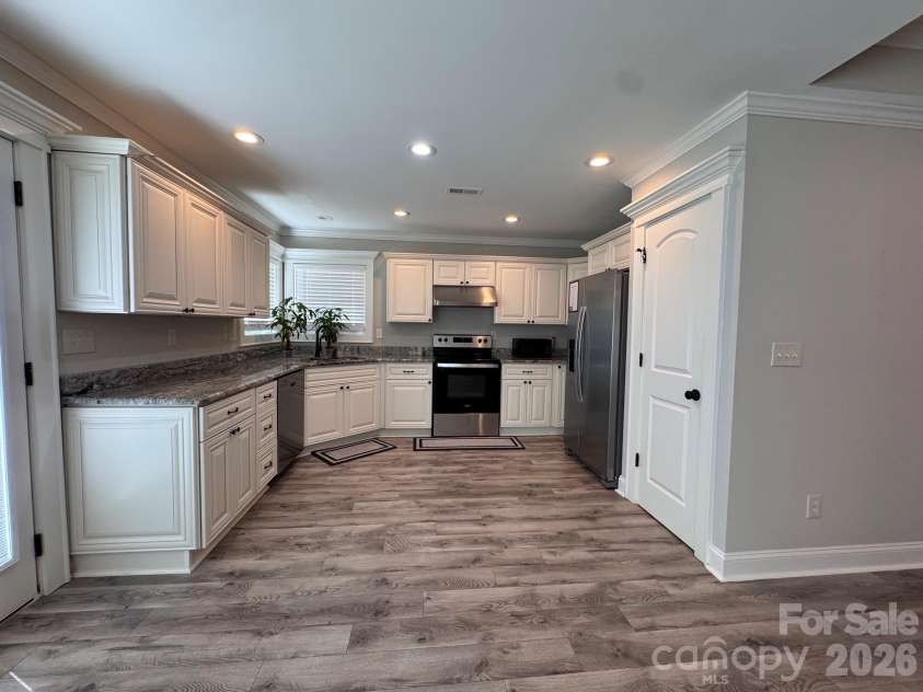 792 Harris Avenue, Valdese, NC 28690.  MLS# CAR4425398, YatesRealty ID 52813. 