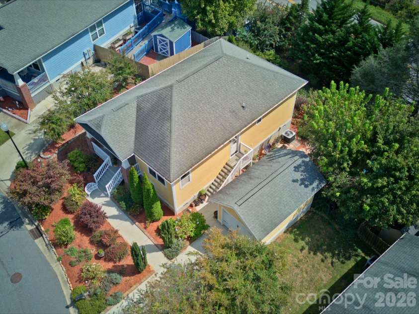 3 Byrdcliffe Lane, Asheville, NC 28805.  MLS# CAR4426745, YatesRealty ID 52814. 