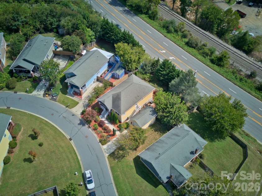 3 Byrdcliffe Lane, Asheville, NC 28805.  MLS# CAR4426745, YatesRealty ID 52814. 