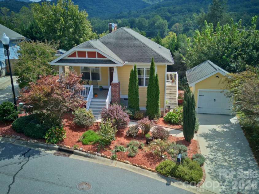 3 Byrdcliffe Lane, Asheville, NC 28805.  MLS# CAR4426745, YatesRealty ID 52814. 