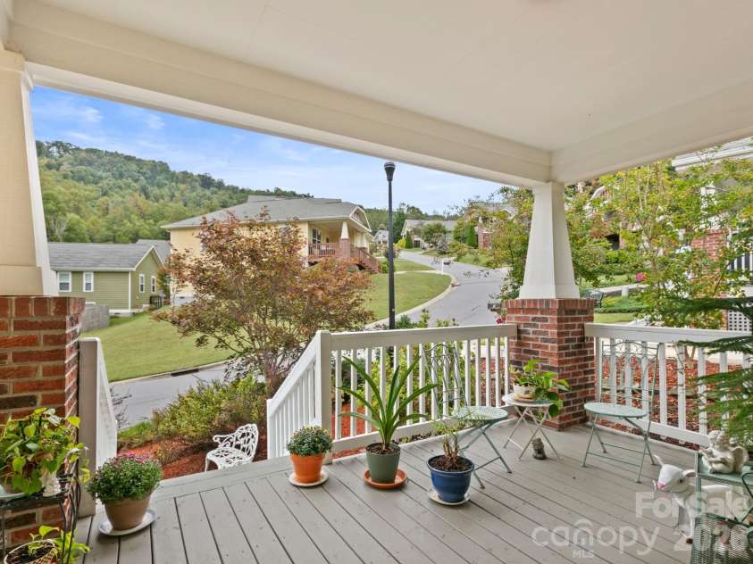 3 Byrdcliffe Lane, Asheville, NC 28805.  MLS# CAR4426745, YatesRealty ID 52814. 