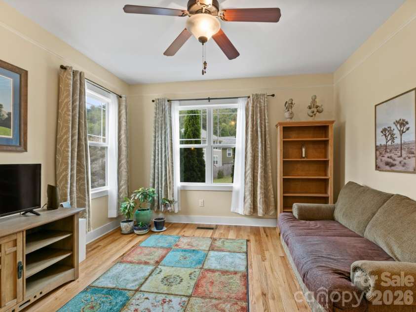 3 Byrdcliffe Lane, Asheville, NC 28805.  MLS# CAR4426745, YatesRealty ID 52814. 