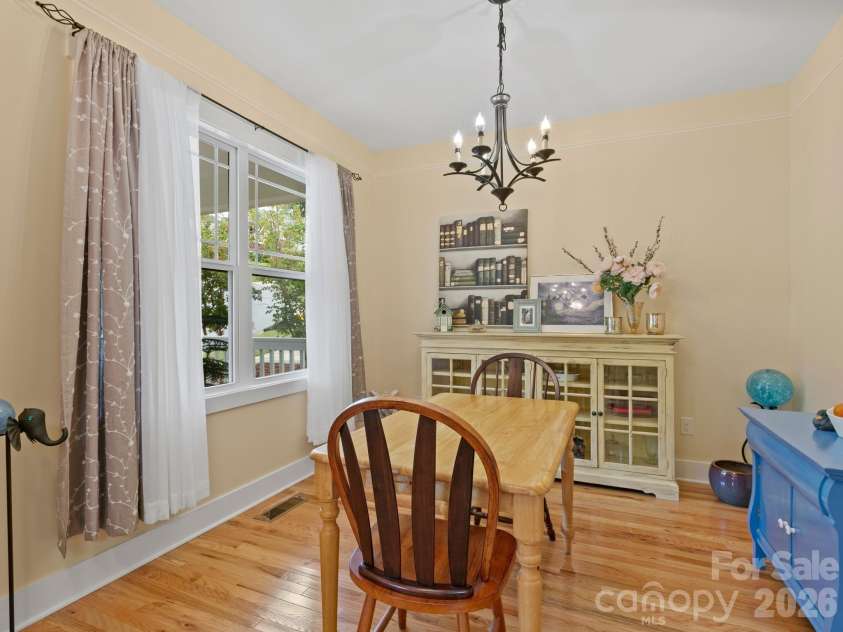 3 Byrdcliffe Lane, Asheville, NC 28805.  MLS# CAR4426745, YatesRealty ID 52814. 