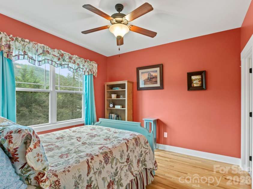 3 Byrdcliffe Lane, Asheville, NC 28805.  MLS# CAR4426745, YatesRealty ID 52814. 