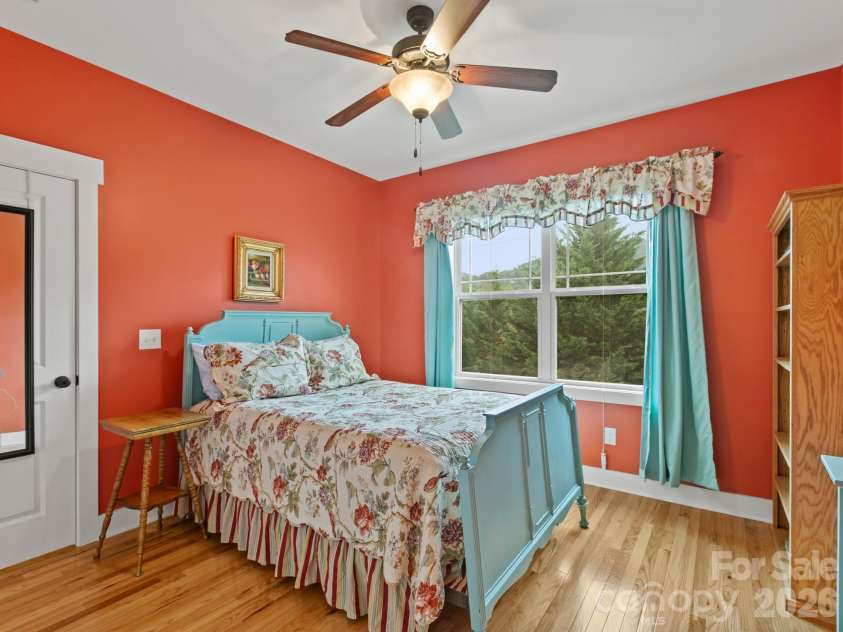 3 Byrdcliffe Lane, Asheville, NC 28805.  MLS# CAR4426745, YatesRealty ID 52814. 