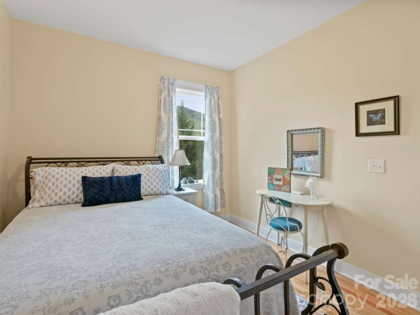 3 Byrdcliffe Lane, Asheville, NC 28805.  MLS# CAR4426745, YatesRealty ID 52814. 