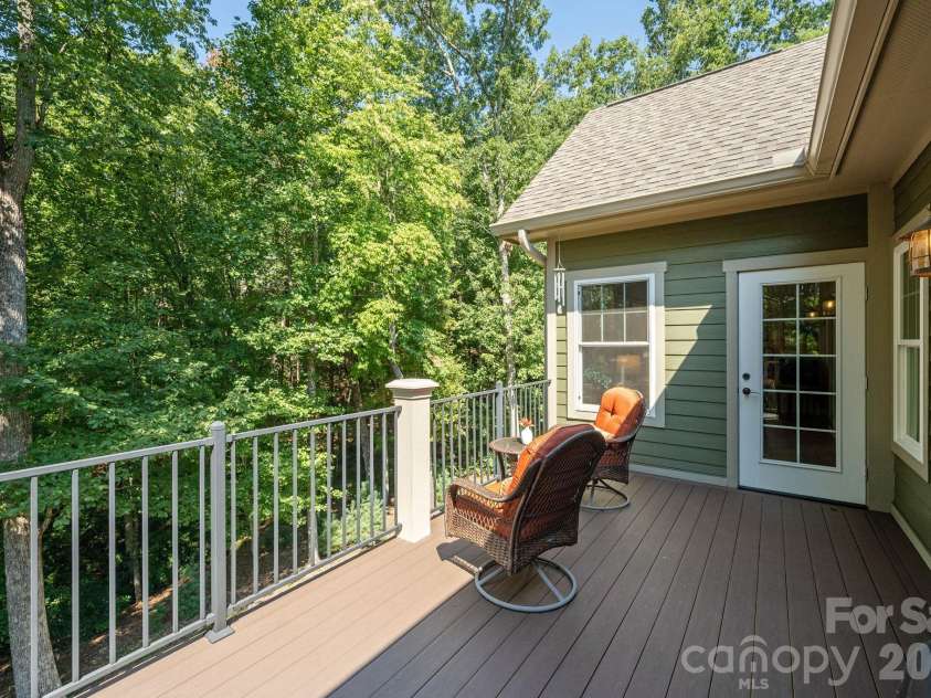 8 MANORWOOD Court, Flat Rock, NC 28731.  MLS# CAR4428068, YatesRealty ID 52817. 