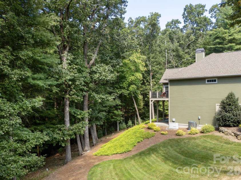 8 MANORWOOD Court, Flat Rock, NC 28731.  MLS# CAR4428068, YatesRealty ID 52817. 