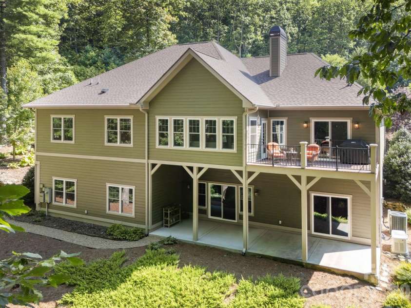 8 MANORWOOD Court, Flat Rock, NC 28731.  MLS# CAR4428068, YatesRealty ID 52817. 