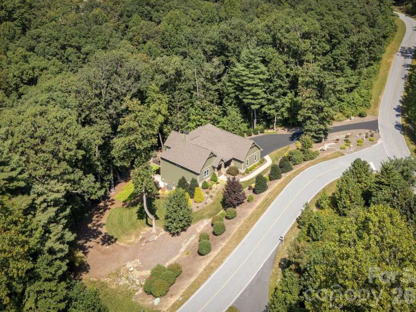 8 MANORWOOD Court, Flat Rock, NC 28731.  MLS# CAR4428068, YatesRealty ID 52817. 