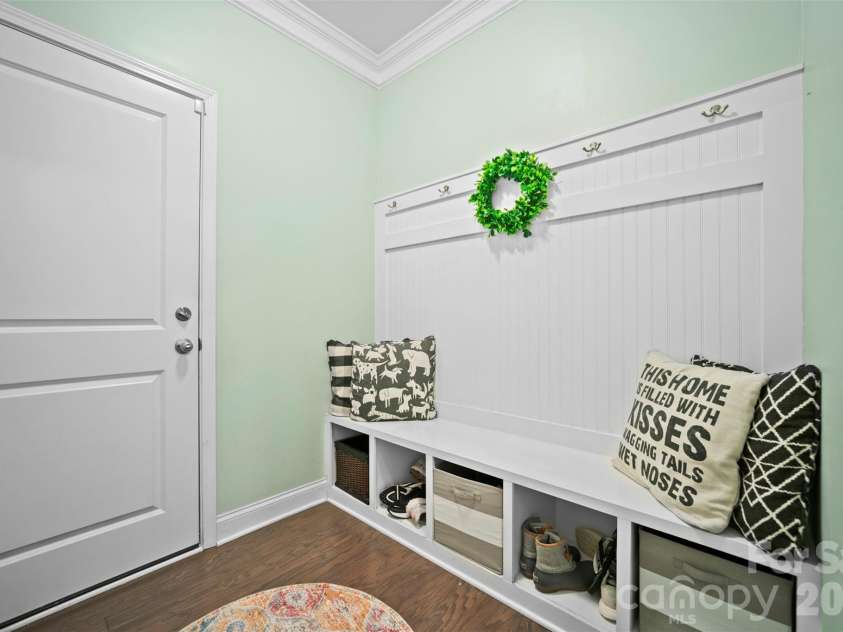 2365 Seagull Drive, Denver, NC 28037.  MLS# CAR4428307, YatesRealty ID 52819. 
