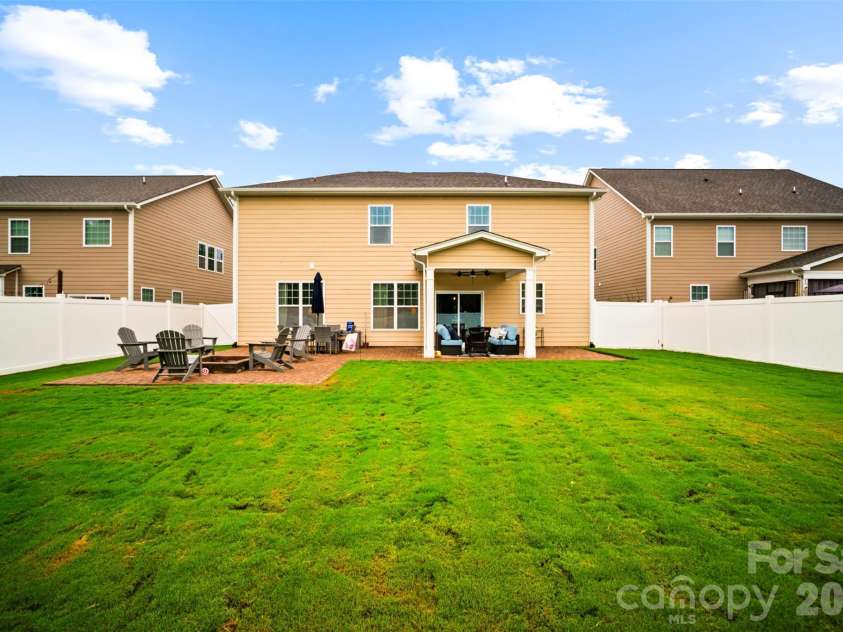 2365 Seagull Drive, Denver, NC 28037.  MLS# CAR4428307, YatesRealty ID 52819. 