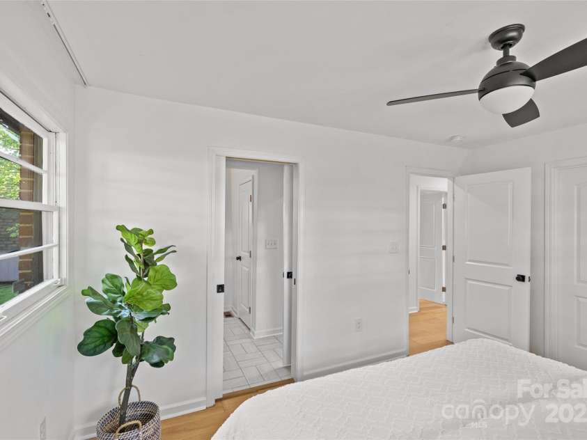 1330 Dean Street, Charlotte, NC 28216.  MLS# CAR4245686, YatesRealty ID 5282. 