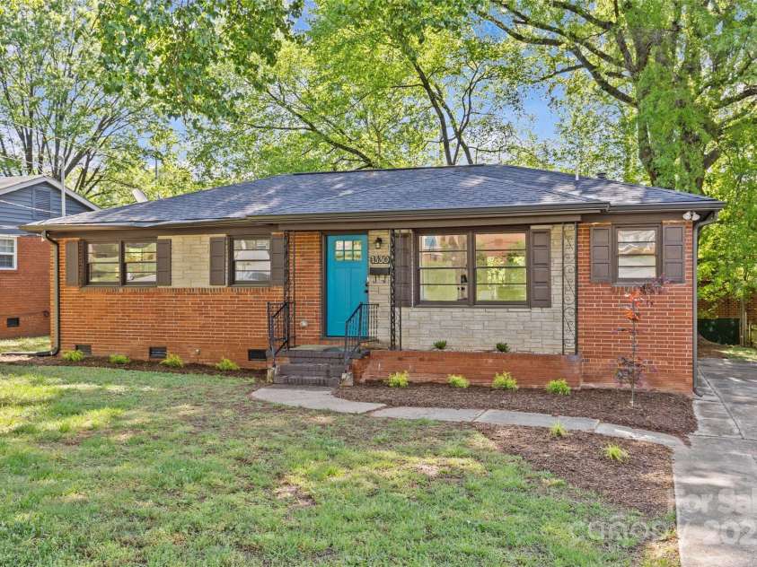 1330 Dean Street, Charlotte, NC 28216.  MLS# CAR4245686, YatesRealty ID 5282. 