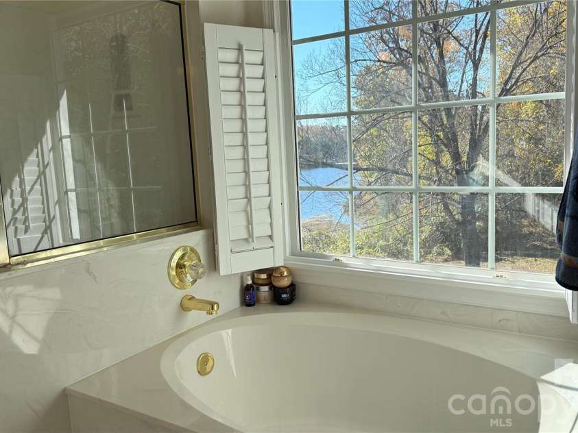 2836 Pickering Road, Greensboro, NC 27407.  MLS# CAR4275274, YatesRealty ID 5282. 