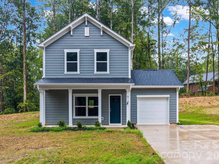 610 Lewis Street, Dallas, NC 28034.  MLS# CAR4428302, YatesRealty ID 52822. 