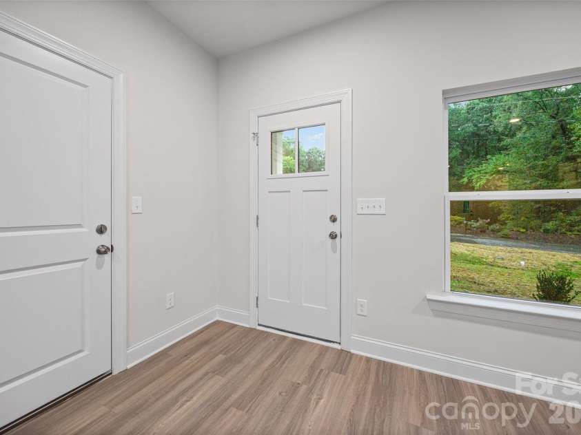 610 Lewis Street, Dallas, NC 28034.  MLS# CAR4428302, YatesRealty ID 52822. 