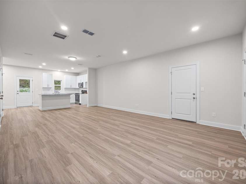610 Lewis Street, Dallas, NC 28034.  MLS# CAR4428302, YatesRealty ID 52822. 