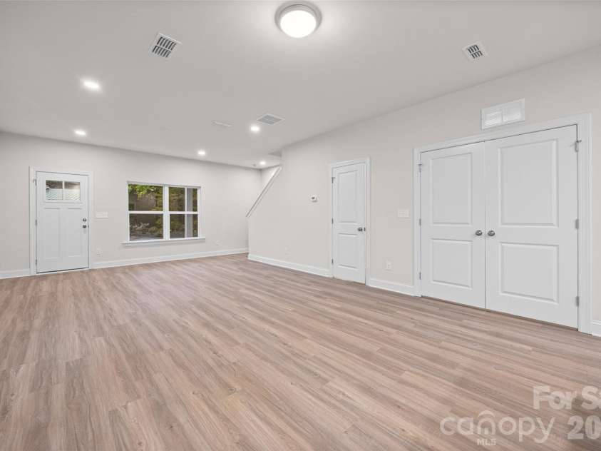 610 Lewis Street, Dallas, NC 28034.  MLS# CAR4428302, YatesRealty ID 52822. 
