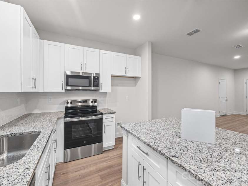 610 Lewis Street, Dallas, NC 28034.  MLS# CAR4428302, YatesRealty ID 52822. 
