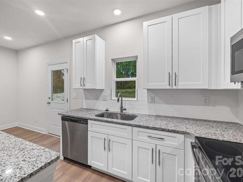 610 Lewis Street, Dallas, NC 28034.  MLS# CAR4428302, YatesRealty ID 52822. 