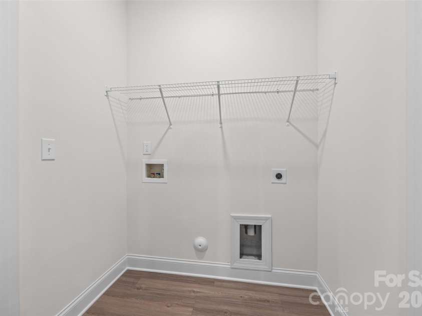 610 Lewis Street, Dallas, NC 28034.  MLS# CAR4428302, YatesRealty ID 52822. 