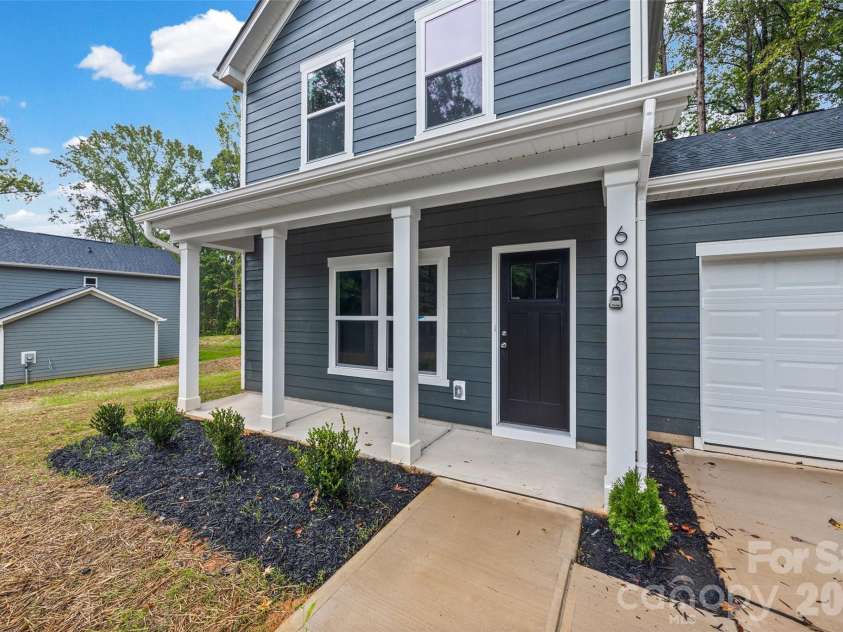 608 Lewis Street, Dallas, NC 28034.  MLS# CAR4428327, YatesRealty ID 52827. 