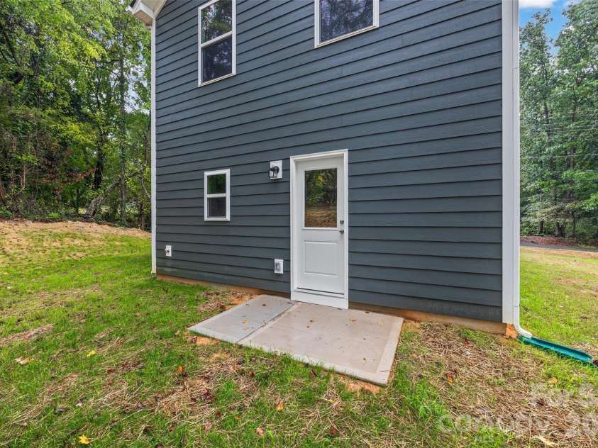608 Lewis Street, Dallas, NC 28034.  MLS# CAR4428327, YatesRealty ID 52827. 