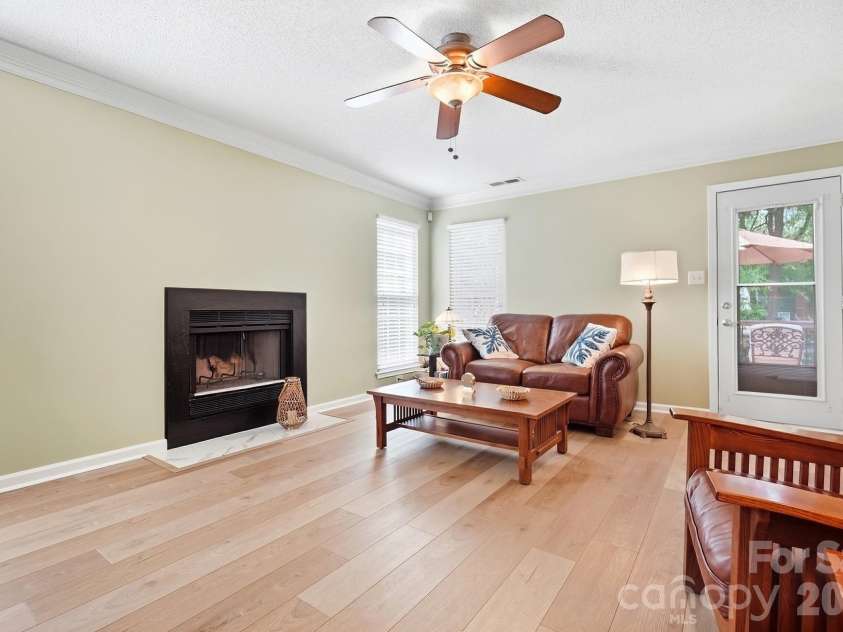 1629 Sugar Hollow Drive, Charlotte, NC 28214.  MLS# CAR4428143, YatesRealty ID 52831. 