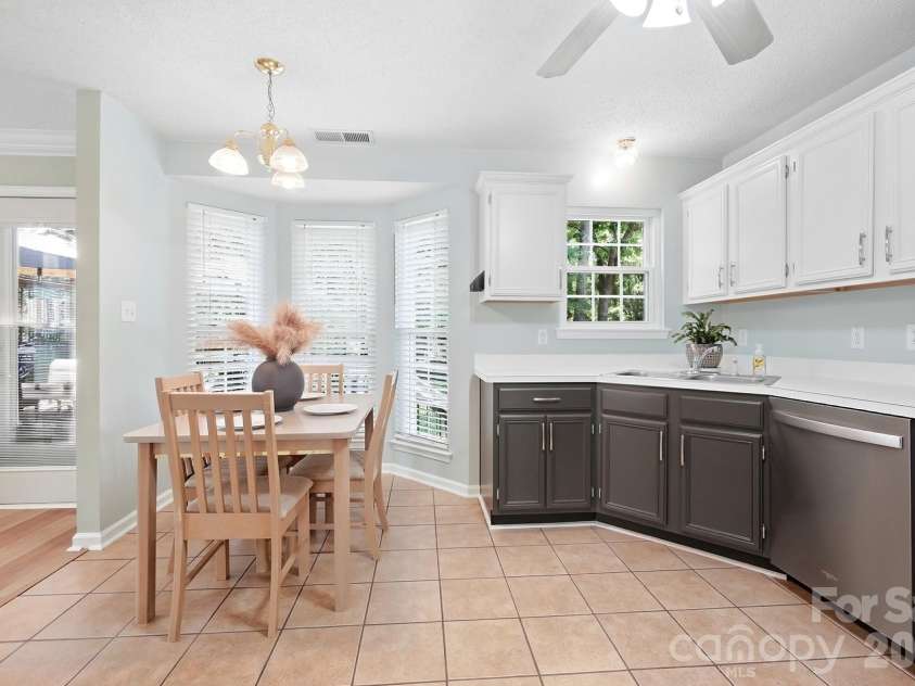 1629 Sugar Hollow Drive, Charlotte, NC 28214.  MLS# CAR4428143, YatesRealty ID 52831. 
