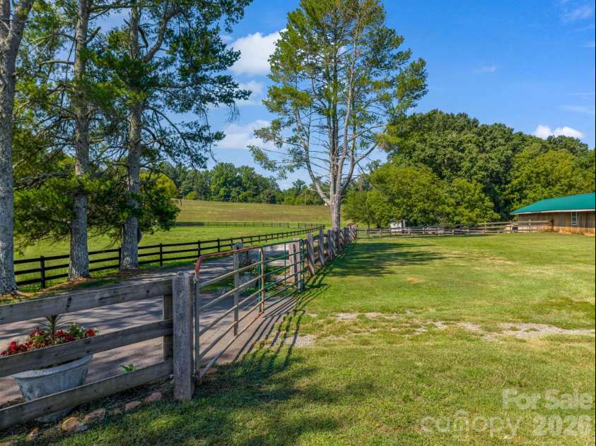 203 Victory Pass Lane, Rutherfordton, NC 28139.  MLS# CAR4422157, YatesRealty ID 52834. 