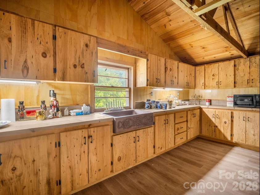 203 Victory Pass Lane, Rutherfordton, NC 28139.  MLS# CAR4422157, YatesRealty ID 52834. 