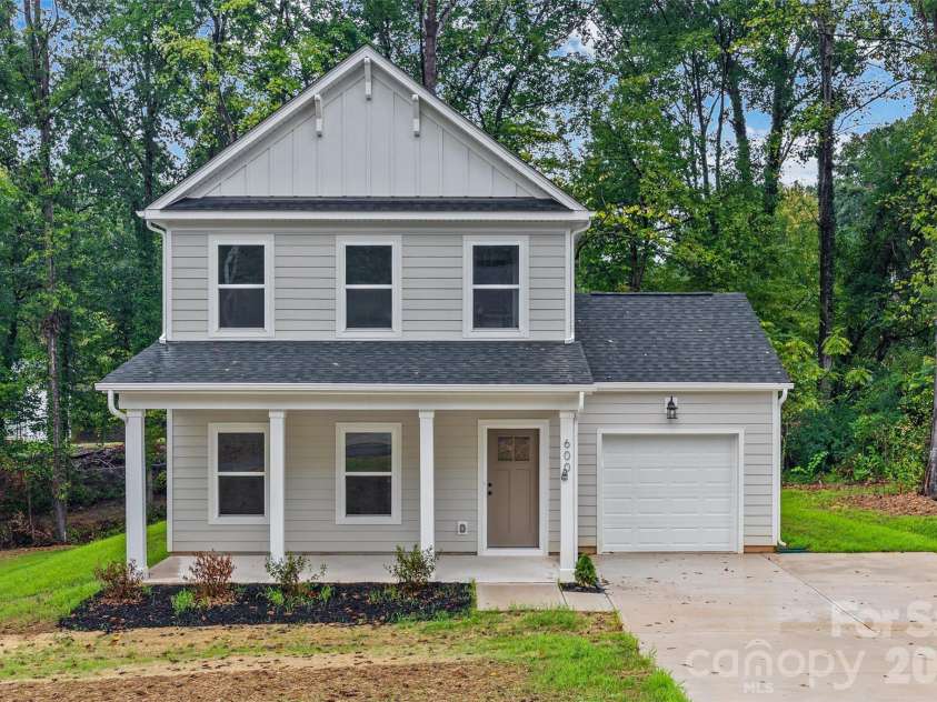 600 Lewis Street, Dallas, NC 28034.  MLS# CAR4428347, YatesRealty ID 52835. 