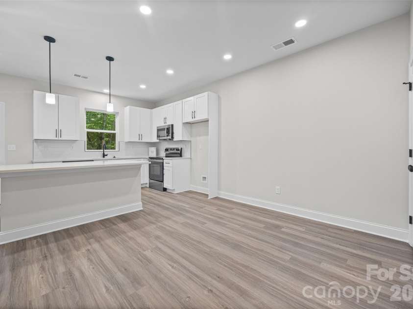 600 Lewis Street, Dallas, NC 28034.  MLS# CAR4428347, YatesRealty ID 52835. 