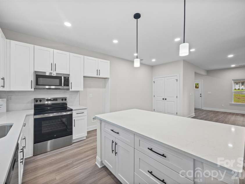 600 Lewis Street, Dallas, NC 28034.  MLS# CAR4428347, YatesRealty ID 52835. 
