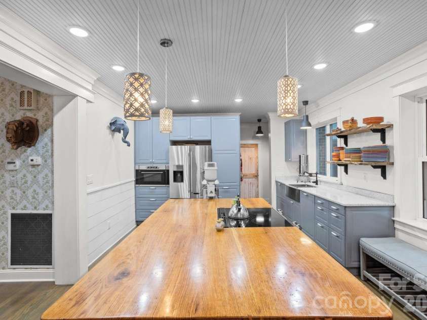 301 Carolina Avenue, Asheboro, NC 27203.  MLS# CAR4416053, YatesRealty ID 52837. Kitchen