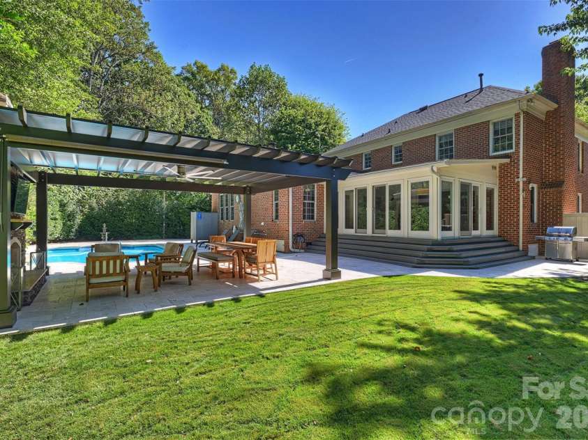 6344 Dovefield Road, Charlotte, NC 28277.  MLS# CAR4357044, YatesRealty ID 5284. Back yard