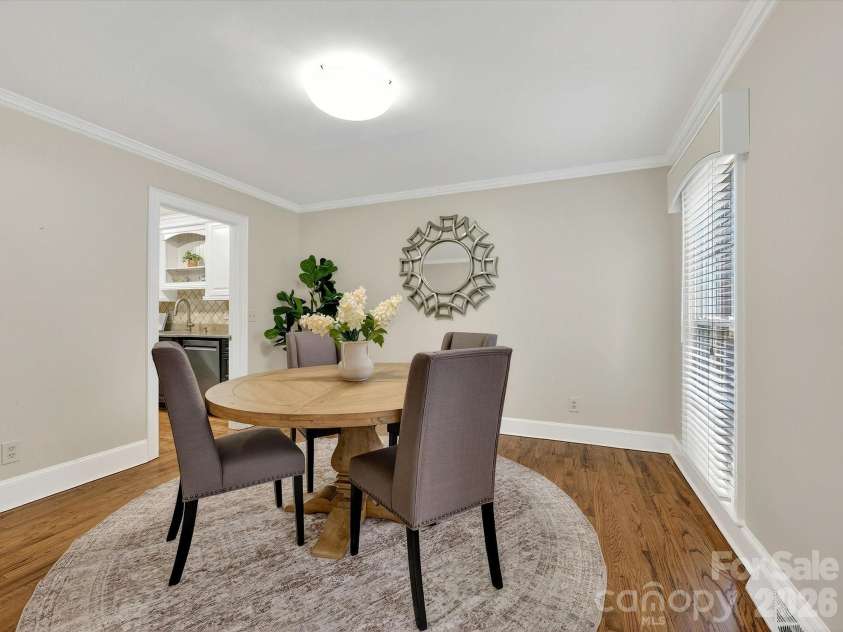 6344 Dovefield Road, Charlotte, NC 28277.  MLS# CAR4357044, YatesRealty ID 5284. Dining