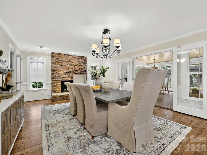 6344 Dovefield Road, Charlotte, NC 28277.  MLS# CAR4357044, YatesRealty ID 5284. Dining